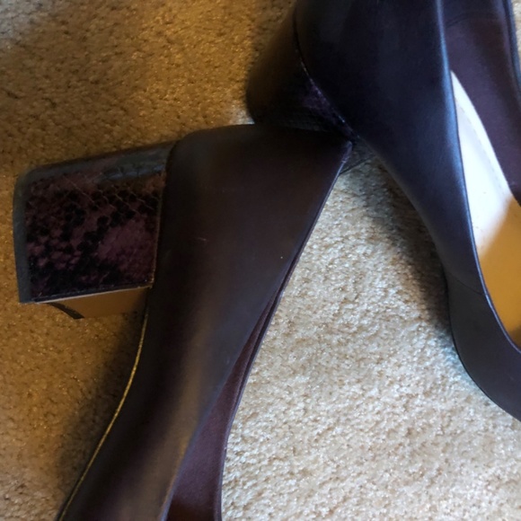 Eggplant colored heels - Picture 2 of 3